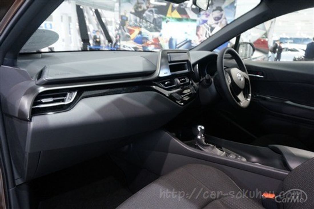 トヨタ C-HR 2017