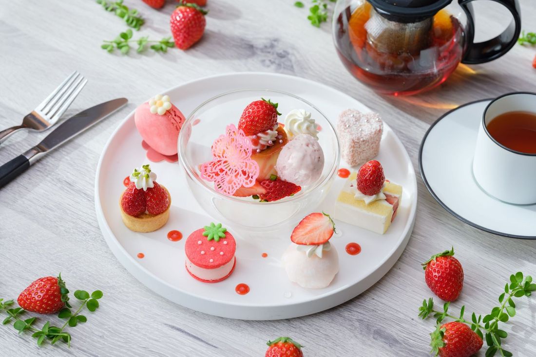 苺づくしのピンクや赤色が可愛らしいStrawberry Cake Setが登場!