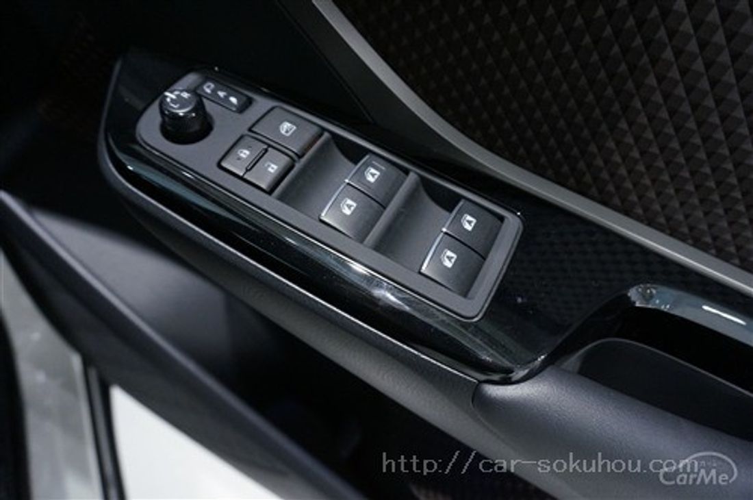 トヨタ C-HR 2017