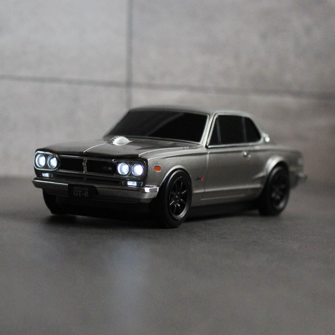 日産 スカイライン 00gt Rの無線マウスが数量限定オリジナルマウスパッドつきで販売開始 By 車選びドットコム