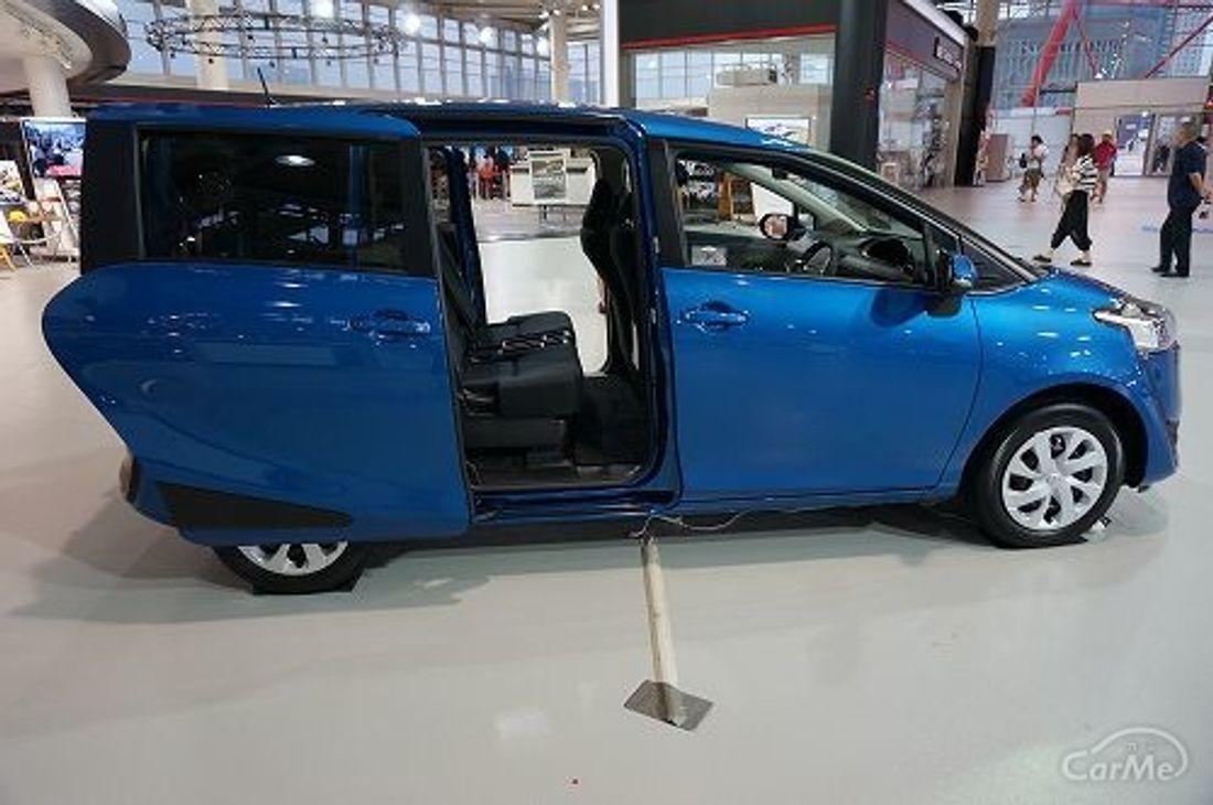 トヨタ シエンタ 2015