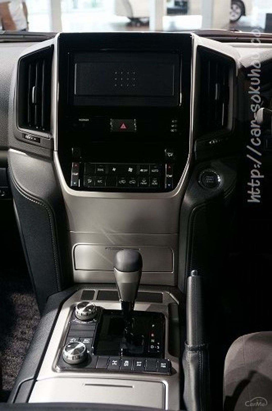トヨタ ランクル200 2015