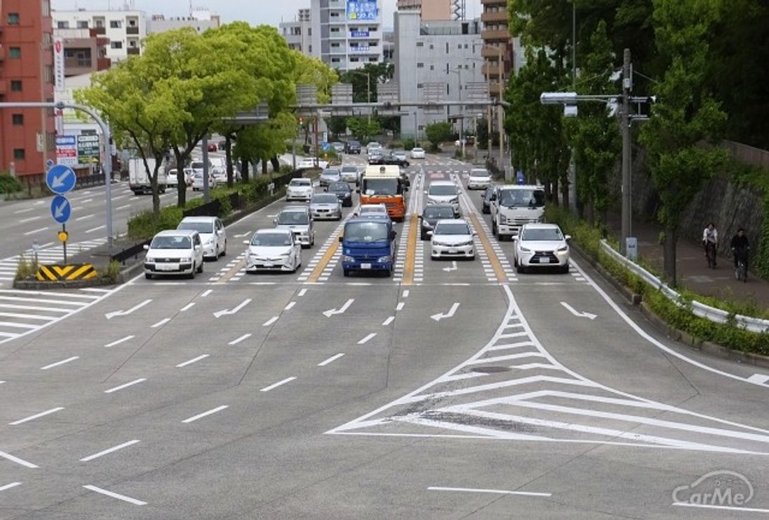 名古屋　道路　5車線