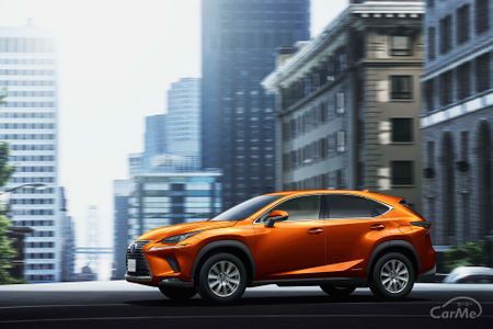 レクサス 初代nxのリアシートの乗り心地は 機能性と先進技術が融合した高級suv 車ニュース 中古車情報 中古車検索なら 車選びドットコム 車選び Com