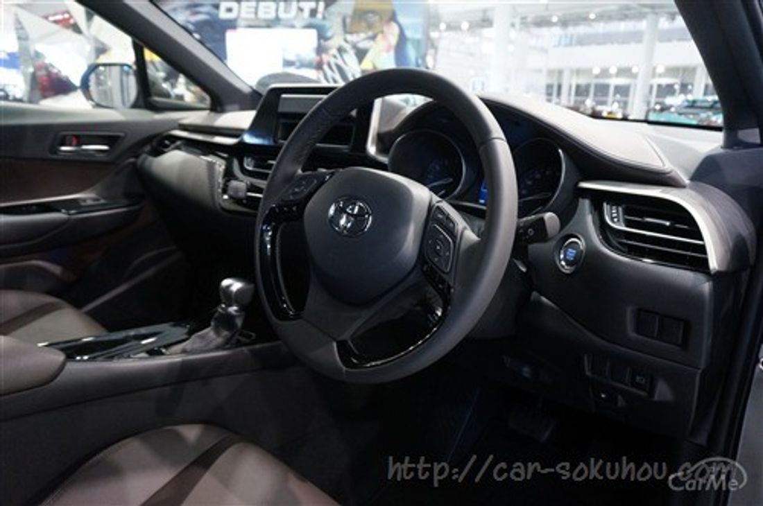 トヨタ C-HR 2017