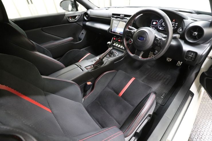 R.3(2021)年 スバル BRZ 2.4 S ADVAN 18インチ フジツボマフラー パールホワイト 走行19,5