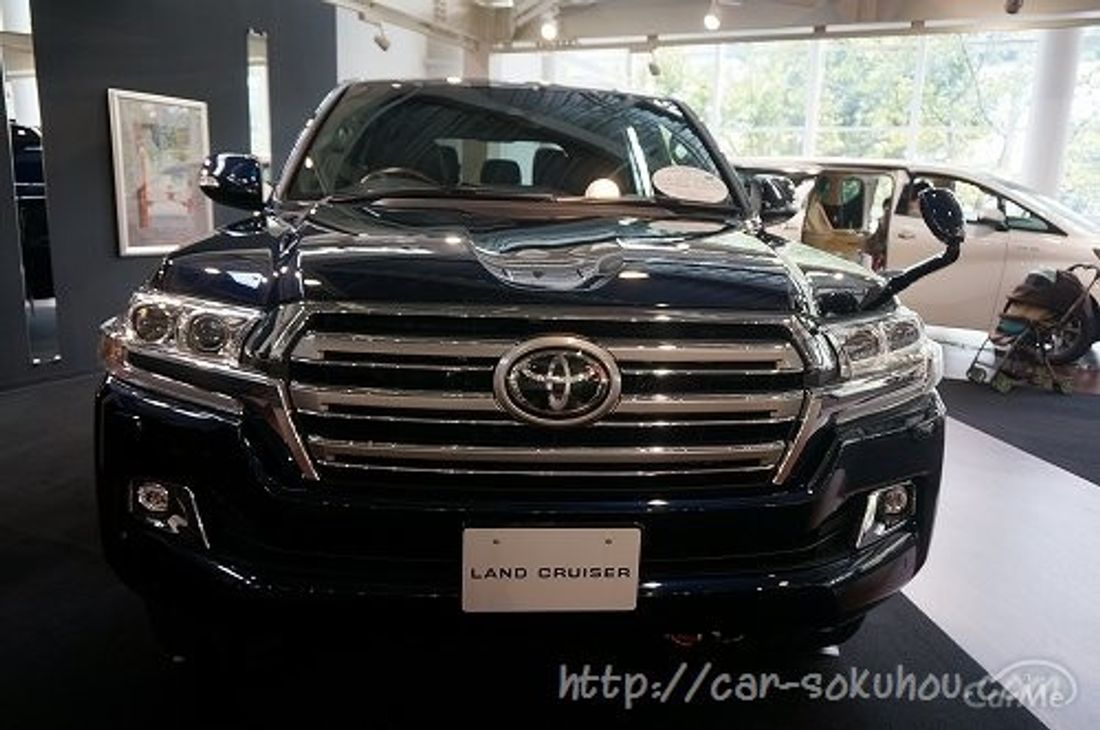 トヨタ ランクル200 2015