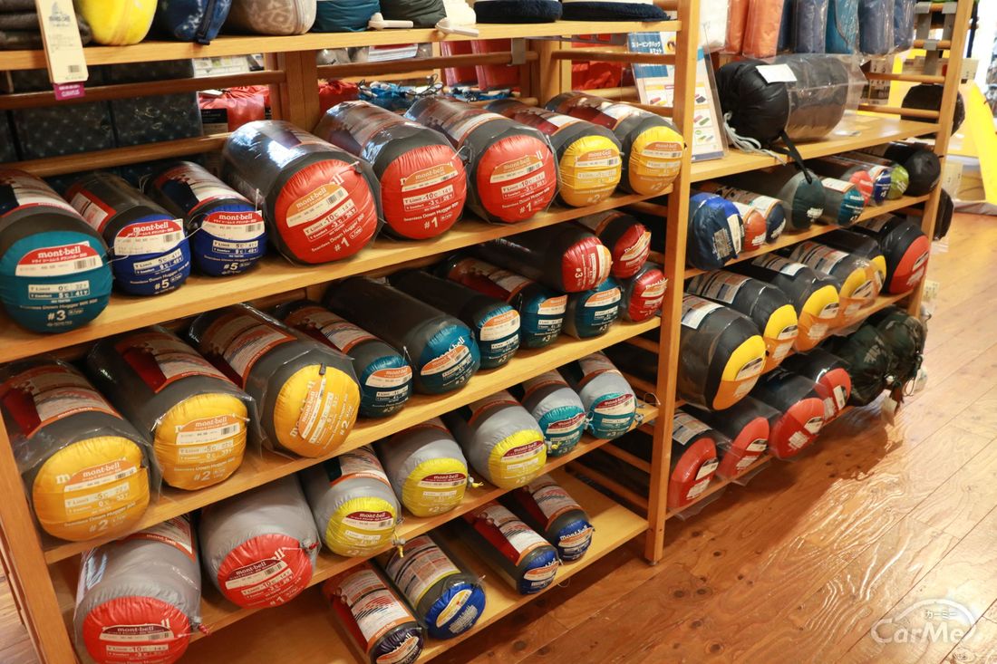 モンベルおすすめの車中泊 キャンプグッズ18選 寝袋 マット アウトドアチェアなど メーカー担当者が厳選してご紹介 By 車選びドットコム