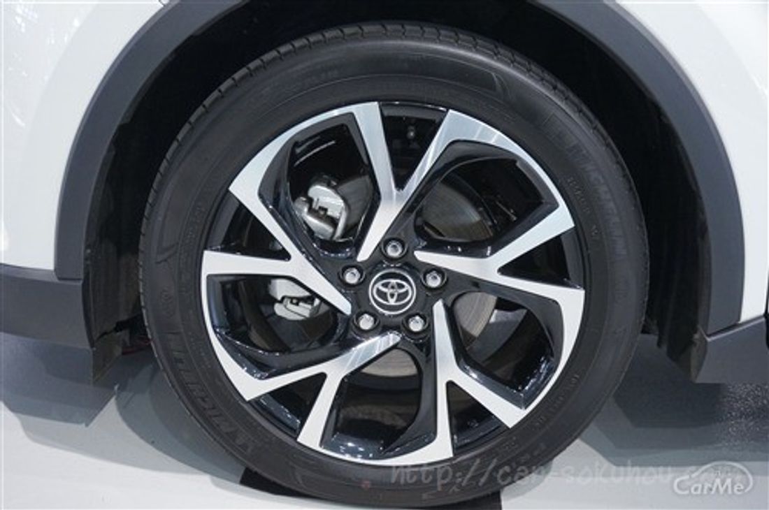 トヨタ C-HR 2017