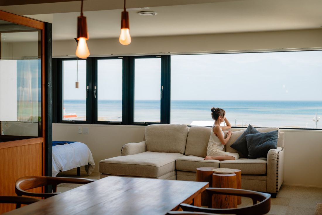 Terra Charge、沖縄のコンドミニアムホテル「BLUE STEAK WONDER HOTELS」3棟にEV充電…