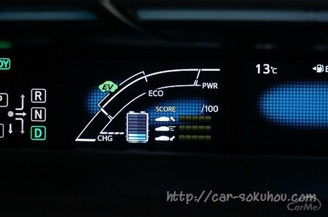 トヨタ プリウス PHV 2017
