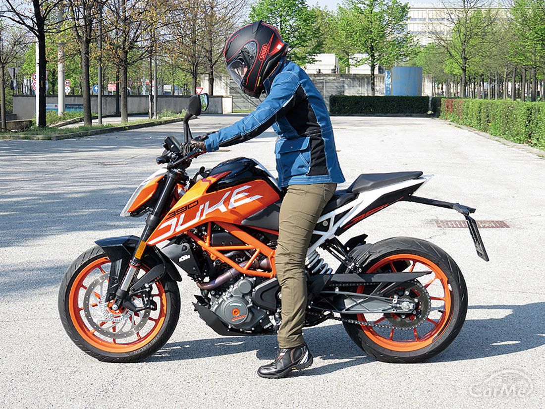 アヘッド 新型390 DUKE