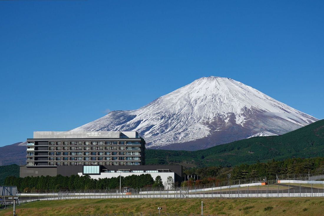 「富士スピードウェイホテル」富士山あんこガトーショコラやマドレーヌなどのテイクアウトスイーツを販売開始
