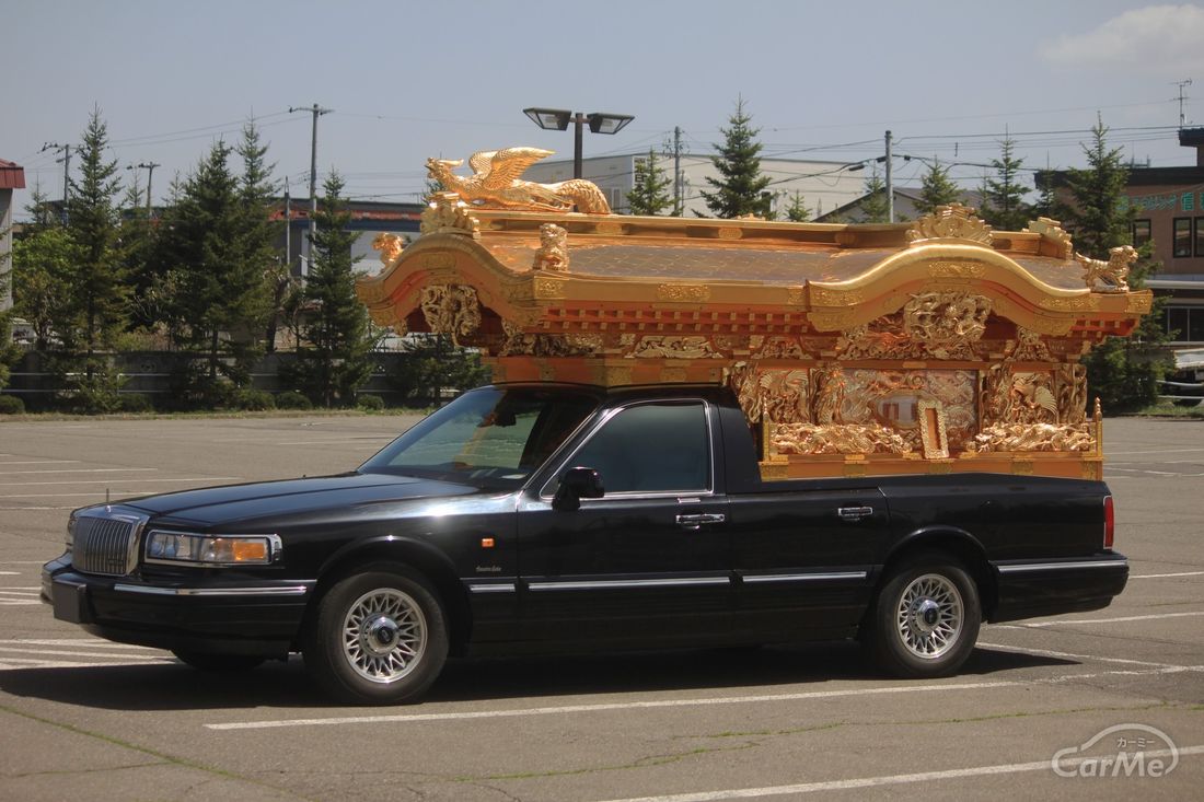 宮型霊柩車