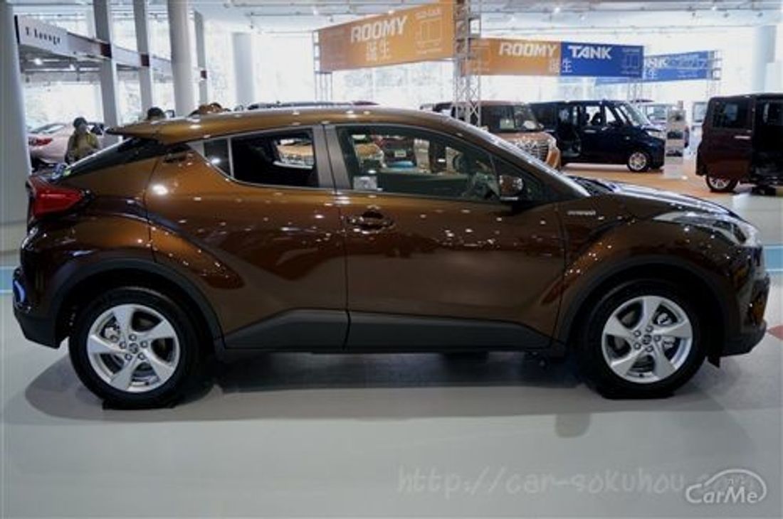トヨタ C-HR 2017