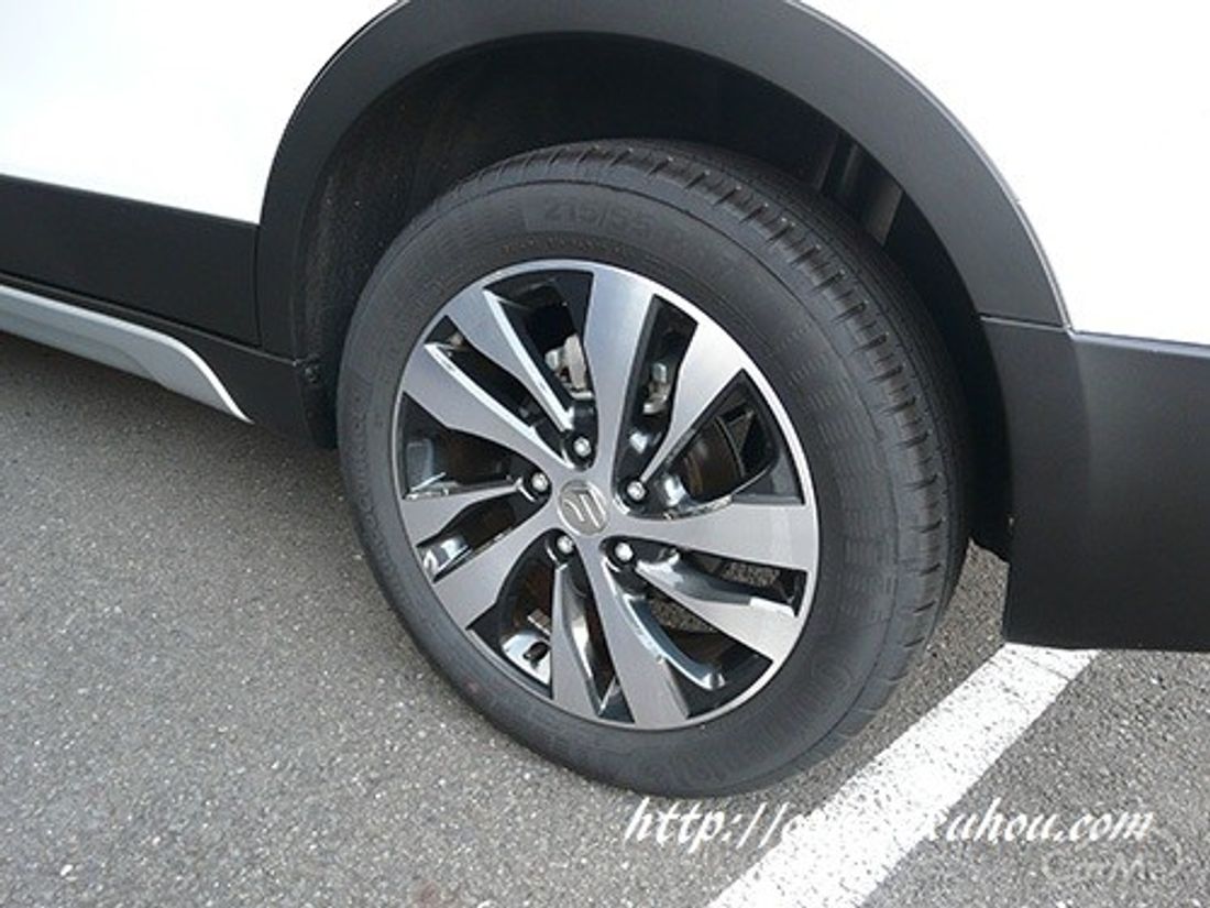 マイチェンでよりsuvらしく Sx4 S Crossの外装の実車画像レビューの写真 4枚目 マイチェンでよりsuvらしく Sx4 S Crossの外装の実車画像レビューの写真 4枚目