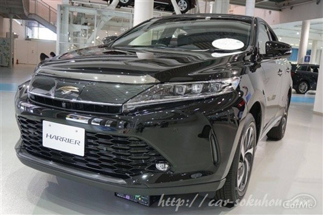 ハリアー ターボ車の外装画像レビュー 専用装備は何がある