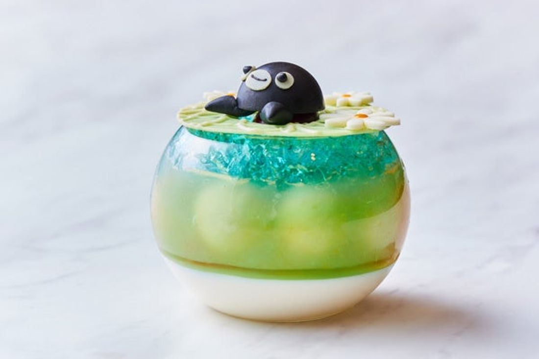 Suicaのペンギンの表情が愛らしいメロンゼリー&旬のフルーツを堪能できる新作スイーツ・デニッシュを販売