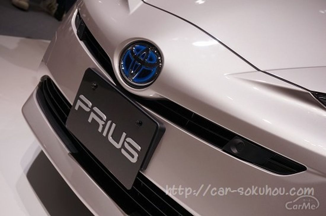 トヨタ プリウス 2016