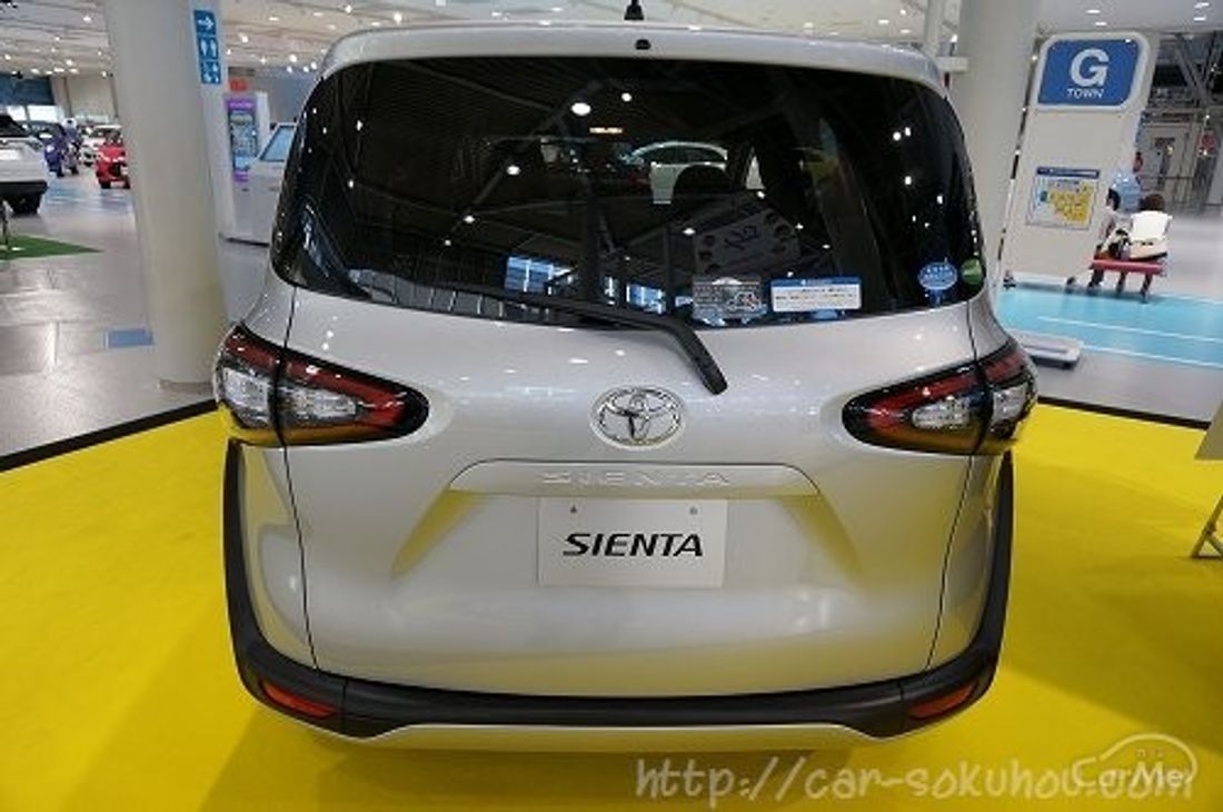 トヨタ シエンタ 2015