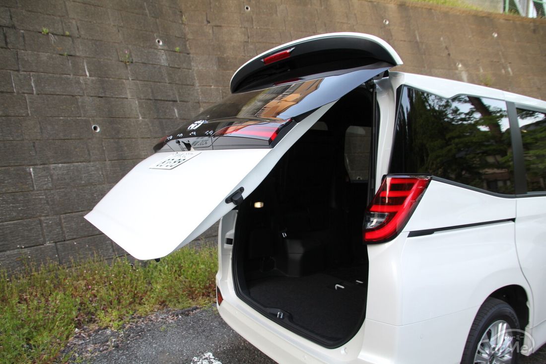 トヨタ 新型ノア ヴォクシーの荷室 トランク の使い勝手をチェック プロ徹底解説 By 車選びドットコム