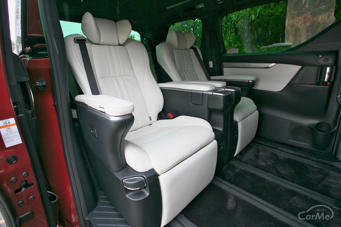 トヨタ アルファード ハイブリッド を徹底解説 トヨタの最高級ミニバンのグレードは 性能は ヴェルファイアとの比較は の写真 8枚目