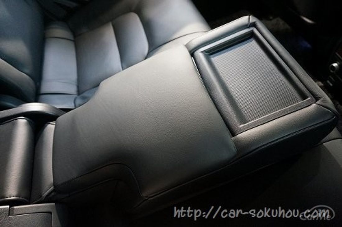 トヨタ ランクル200 2015