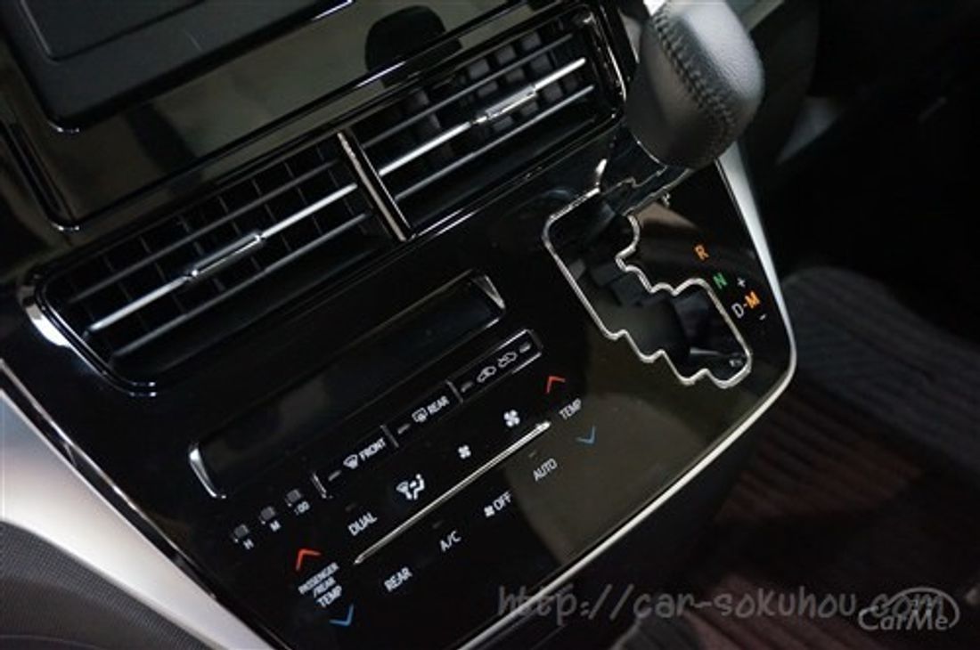 トヨタ エスティマ 2016