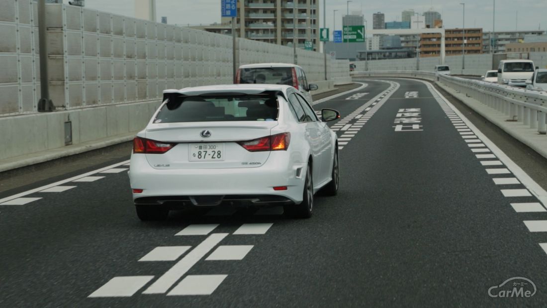 車線変更　ウインカー