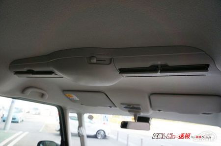 スライドアで乗り降りがしやすい スズキスペーシアhybrid Xの快適装備をご紹介 車ニュース 中古車情報 中古車検索なら 車選びドットコム 車選び Com