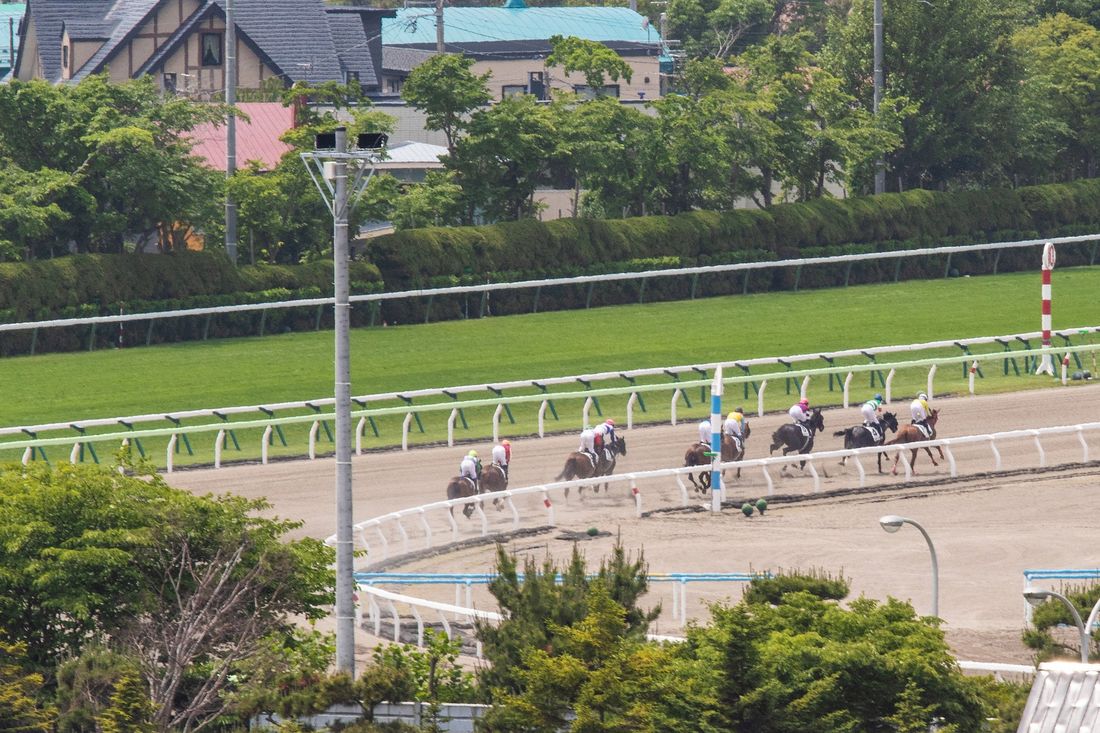 【函館湯の川温泉／HAKODATE海峡の風】函館競馬開催中！函館の初夏を満喫