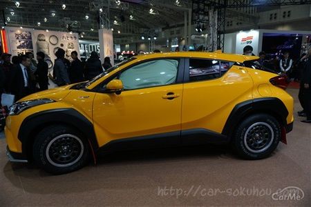 オフロード風デザイン C Hrのtrdエクストリーム スタイルの実車画像レビュー 車ニュース 中古車情報 中古車検索なら 車選びドットコム 車選び Com