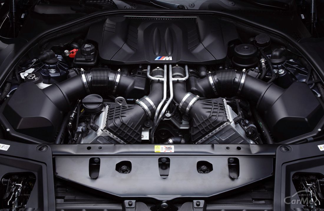BMW M5 2011