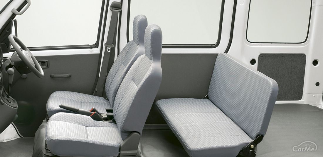 トヨタ 初代ピクシス バンの後部座席の使い勝手はいかに