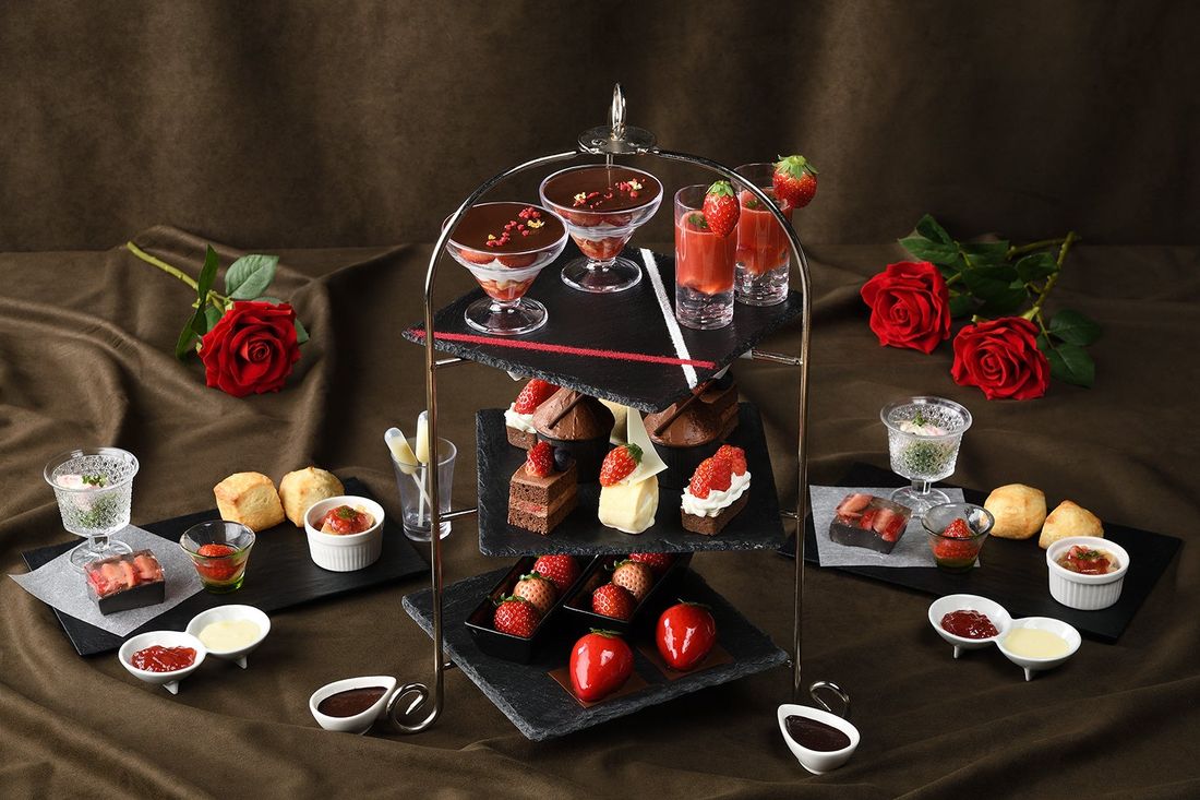 【新宿プリンスホテル】「レッド・ブラック・ホワイト」の3色スイーツをご堪能Strawberry&Chocolate A…