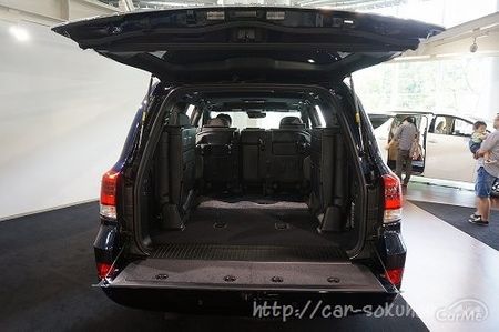 荷室寸法はどのくらい 広い ランクル0の荷室レビュー2 車ニュース 中古車情報 中古車検索なら 車選びドットコム 車選び Com