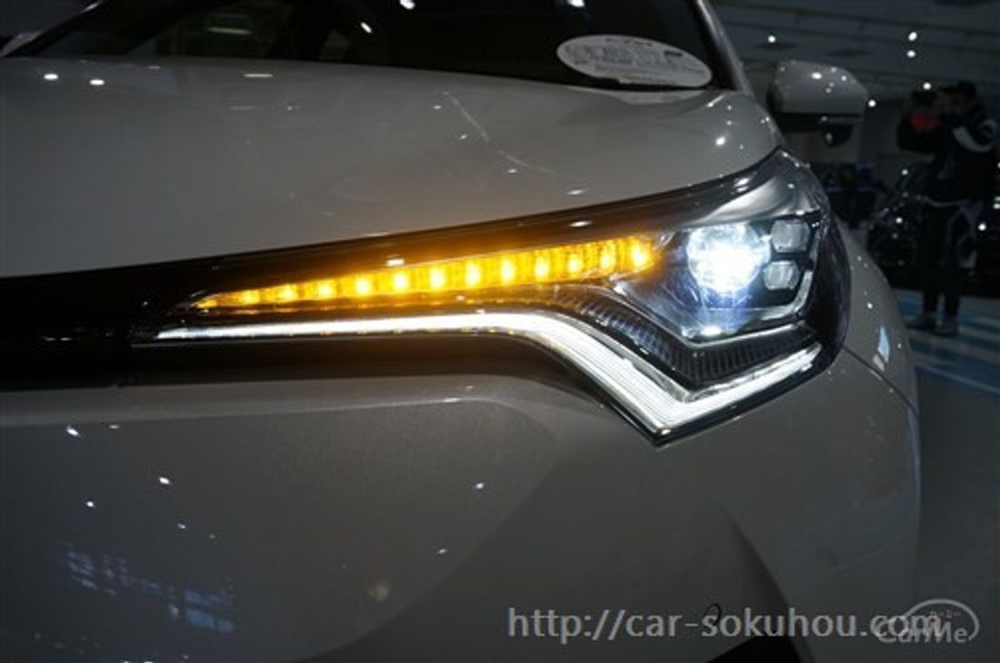 トヨタ C-HR