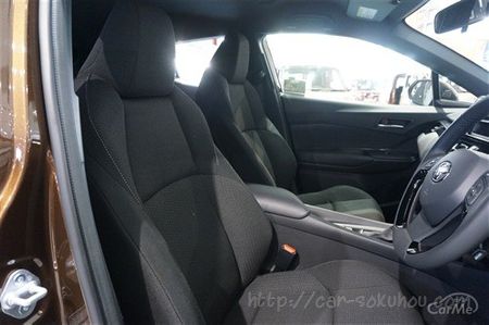 後部座席には気になる点も トヨタchr C Hrのシート画像インプレ 車ニュース 中古車情報 中古車検索なら 車選びドットコム 車選び Com 後部座席には気になる点も トヨタchr C Hrのシート画像インプレ 車ニュース 中古車情報 中古車検索なら 車選びドットコム 車選び Com