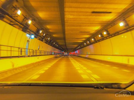 高速道路 非常口