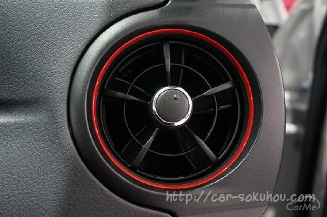 トヨタ カローラフィールダー 2016