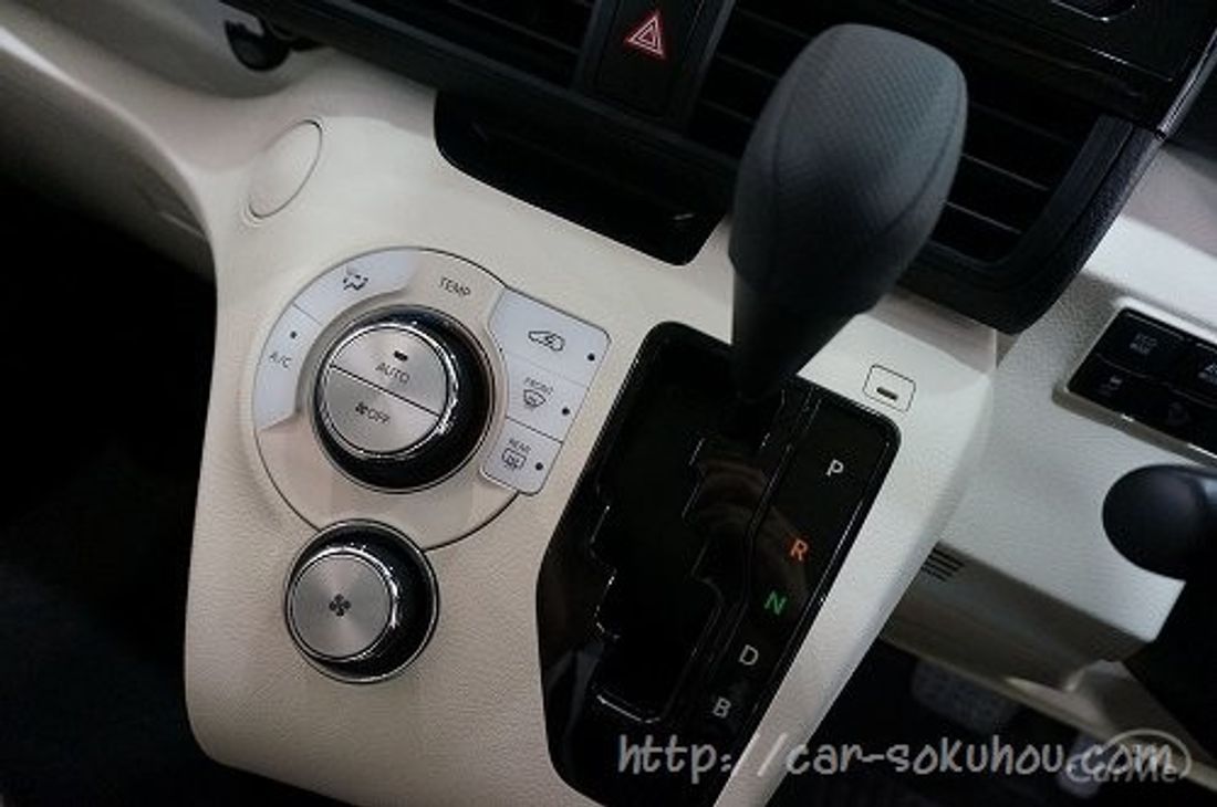 トヨタ シエンタ 2015