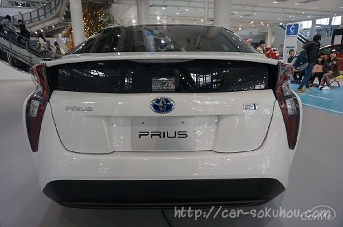 トヨタ プリウス 2015 Eグレード