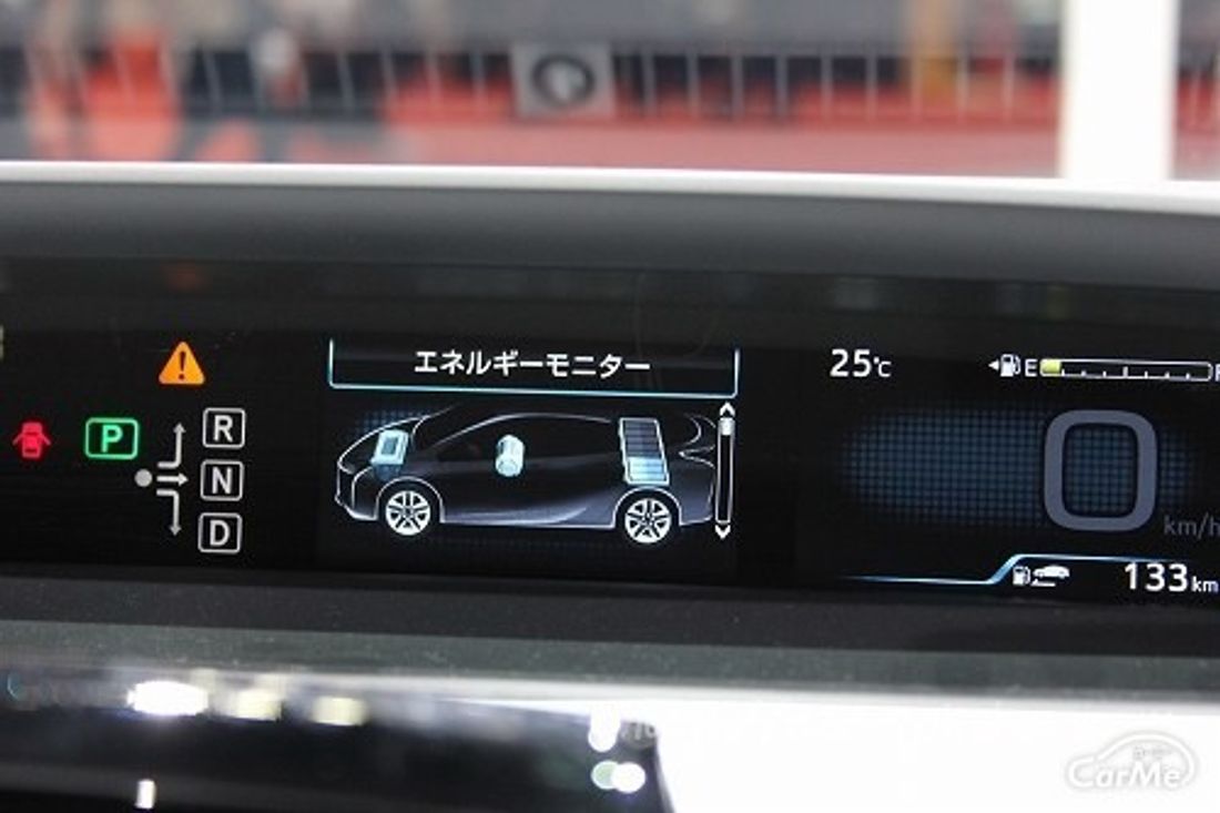 トヨタ プリウス 2015