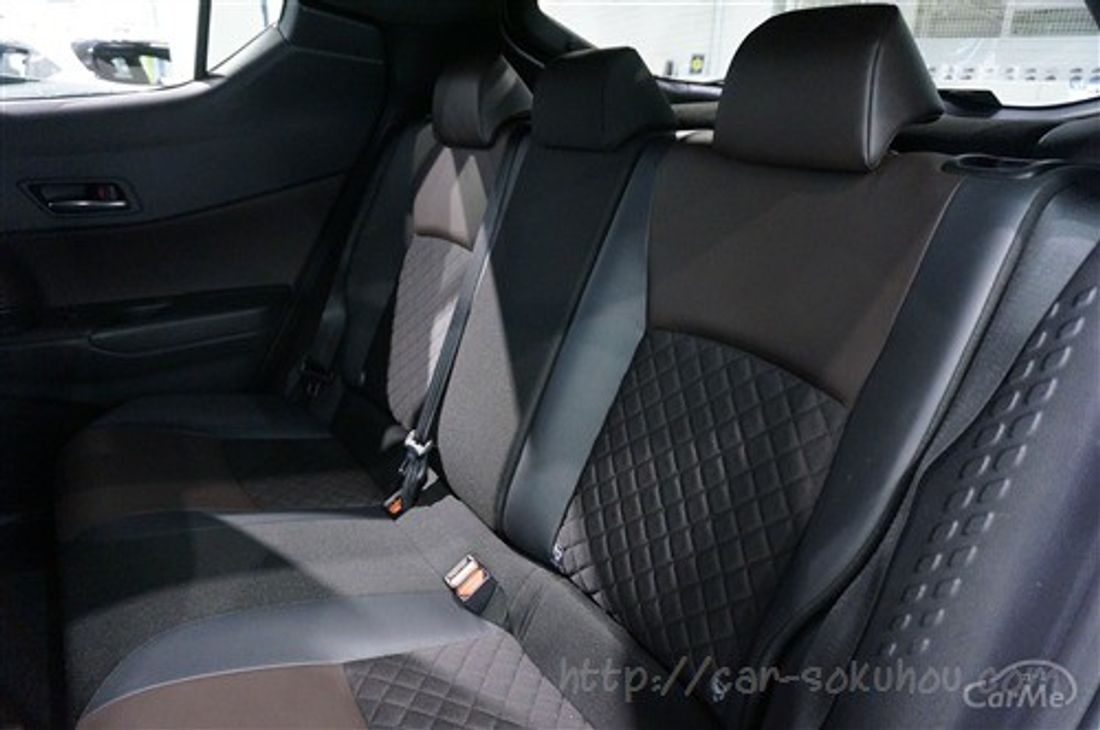 トヨタ C-HR