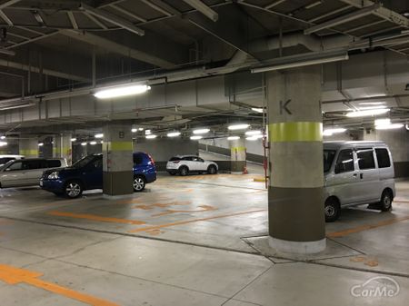 いたずらによるパンク 被害にあわないための対処法5選 車ニュース 中古車情報 中古車検索なら 車選びドットコム 車選び Com