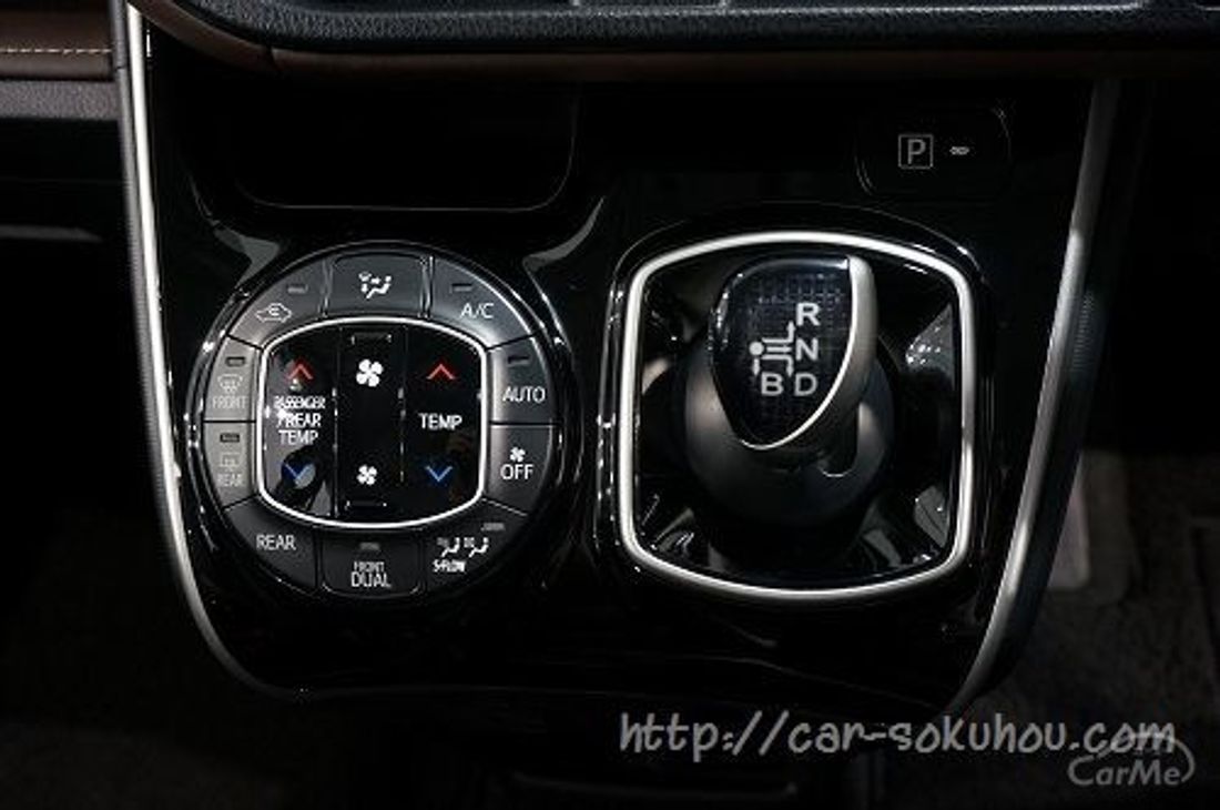 トヨタ エスクワイア 2016