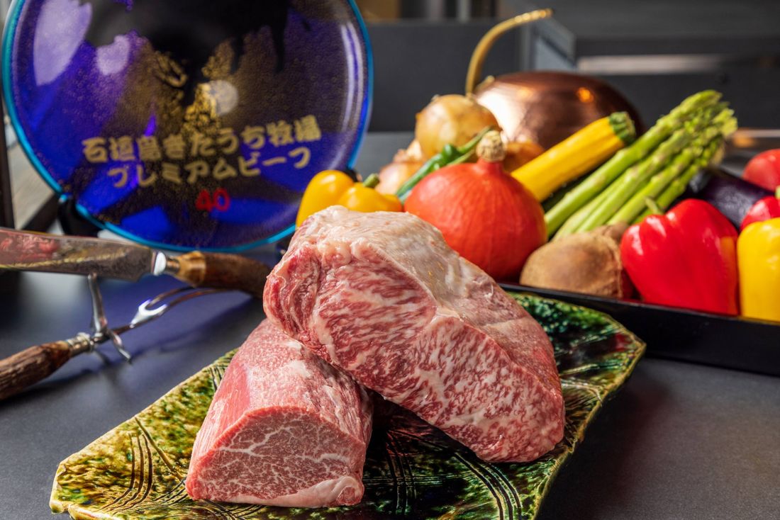 91%が満点評価のプレミアムビーフと期間限定の天然黒鮑を鉄板焼きで堪能<鉄板焼レストラン1周年記念特別メニュー>7/1…