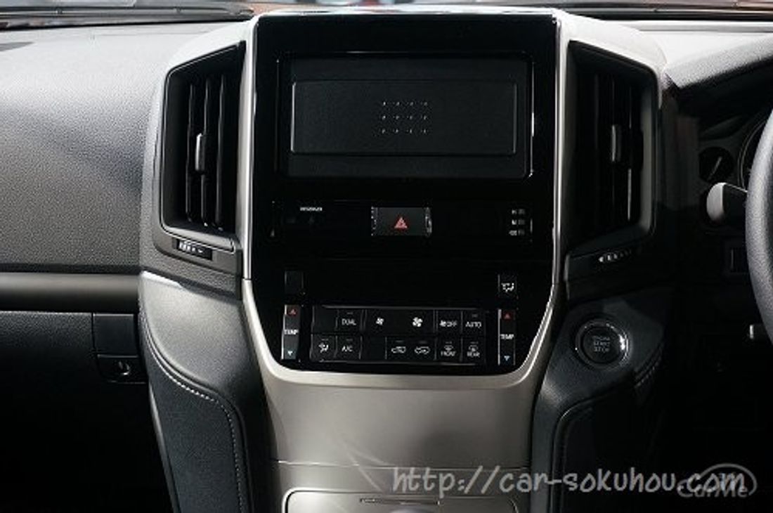 トヨタ ランクル200 2015