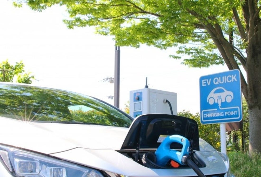 革新的な導電糸で環境負荷低減!モビリティーの未来へ