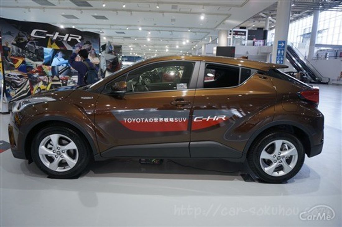 トヨタ C-HR 2017